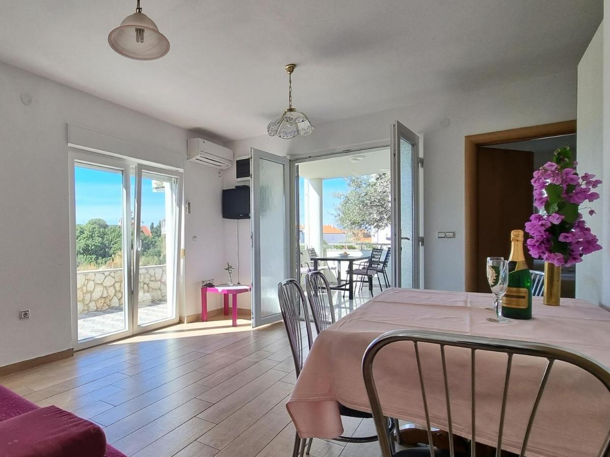 The Golden Grotto Apartments ノヴァリャ エクステリア 写真