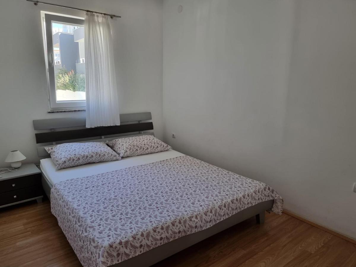The Golden Grotto Apartments ノヴァリャ エクステリア 写真